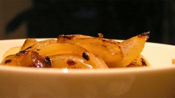 Cómo preparar cebollas caramelizadas: la receta con pocos ingredientes y un paso a paso facilísimo Cómo preparar cebollas caramelizadas: la receta con pocos ingredientes y un paso a paso facilísimo