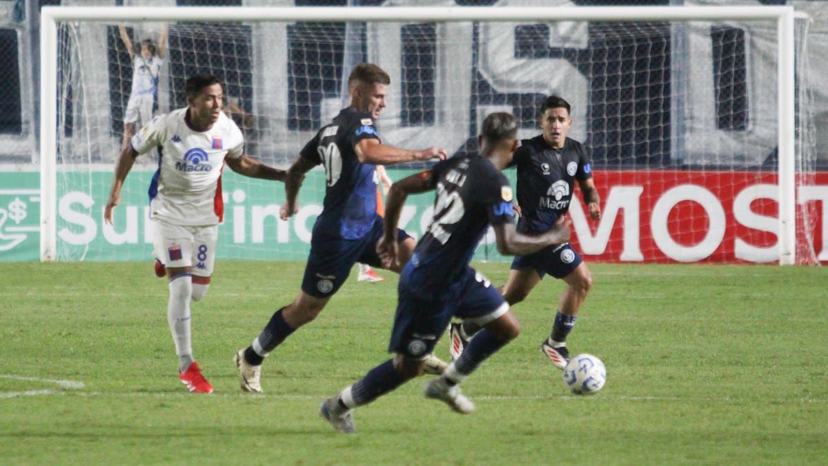 Barbieri ingresó en el segundo tiempo ante Tigre y mostró un buen juego en ataque. Barbieri ingresó en el segundo tiempo ante Tigre y mostró un buen juego en ataque.