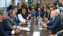 La tensión política comenzó a bajar cuando los jueces de la Suprema Corte fueron a la Legislatura con un proyecto consensuado.