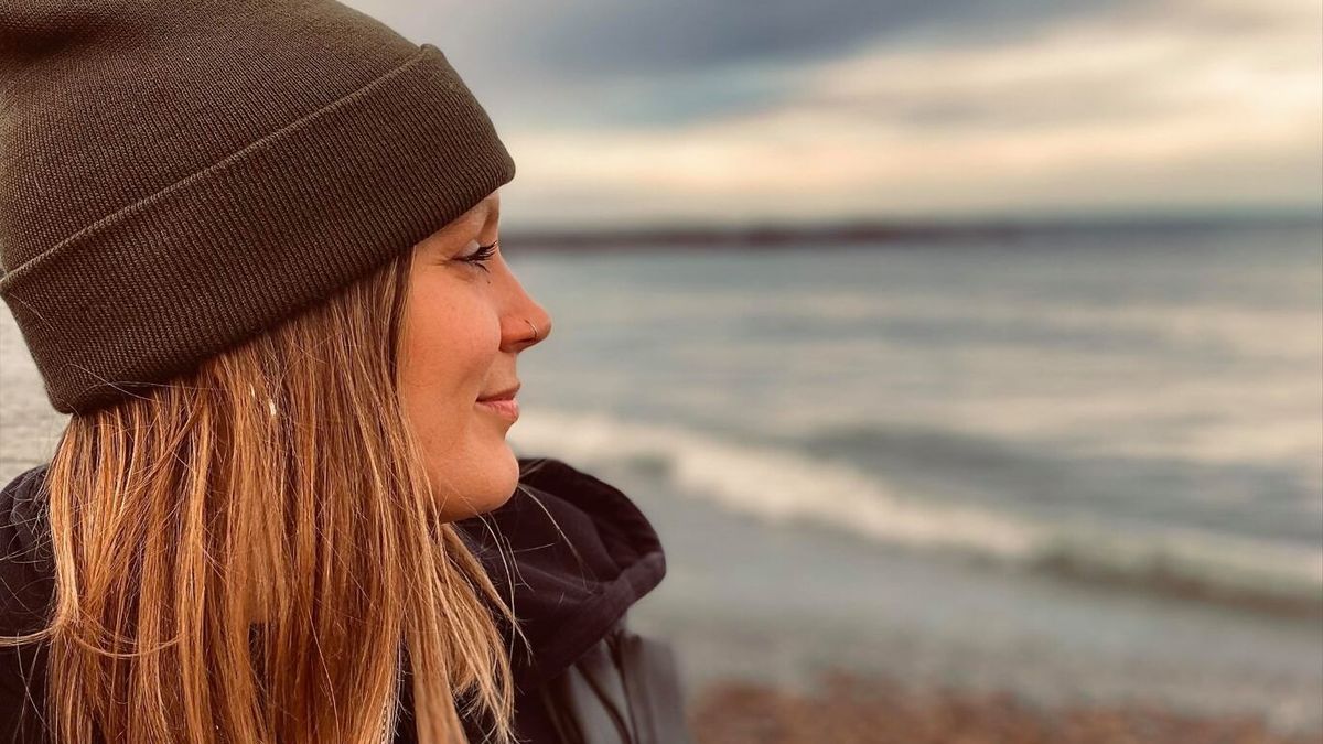 Leticia Lembi. La joven periodista murió en Mar del Plata cuando intentaba sacarse una foto, perdió el equilibrio y cayó a un precipicio. Leticia Lembi. La joven periodista murió en Mar del Plata cuando intentaba sacarse una foto, perdió el equilibrio y cayó a un precipicio.