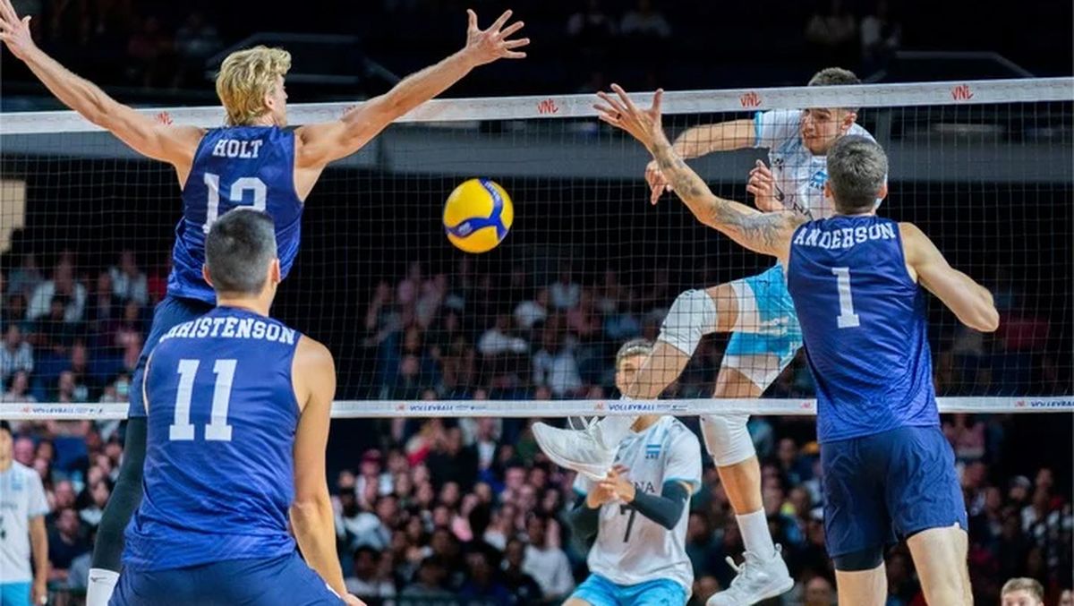 El mendocino Agustín Loser volvió a romperla en la Selección argentina de vóleibol