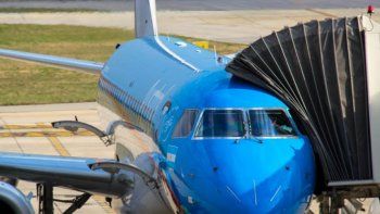 El personal de cabina de un vuelo de Austral evitó un posible caso de trata