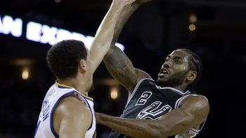 Gran arranque de los Spurs de los argentinos ante el subcampeón de la NBA