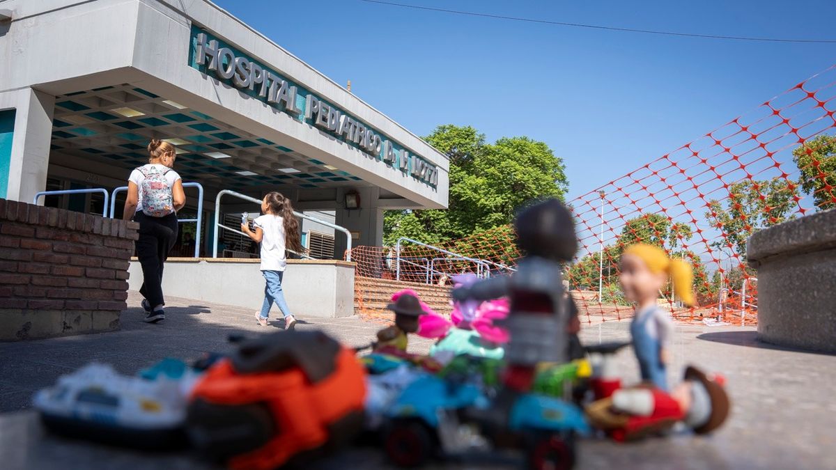 El joven de 13 años permanece internado en grave estado en el Hospital Notti luego del tremendo episodio durante la tormenta del viernes. Imagen ilustrativa. El joven de 13 años permanece internado en grave estado en el Hospital Notti luego del tremendo episodio durante la tormenta del viernes. Imagen ilustrativa.