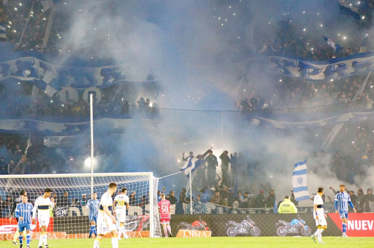 El Tomba vivió una jornada histórica ante el campeón vigente El Tomba vivió una jornada histórica ante el campeón vigente