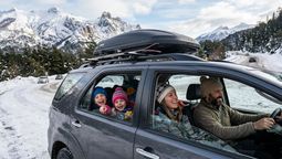 Llegan las vacaciones de invierno y muchas familias aprovechan para viajar. Imagen ilustrativa de IA.&nbsp;
