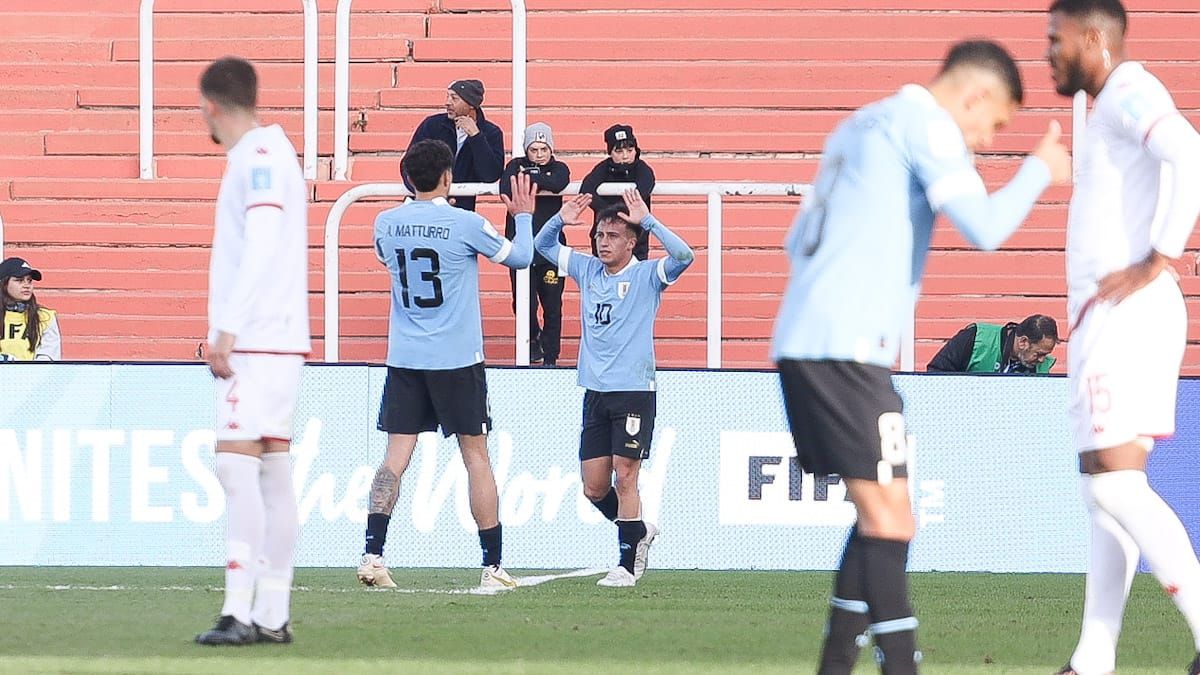 Uruguay ganó sobre el final en Mendoza y avanzó a octavos de final del Mundial Sub 20