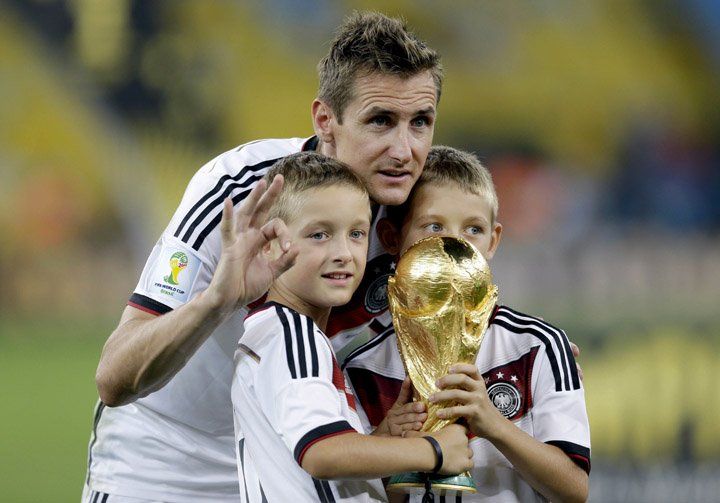 Párese y aplauda: se retiró el histórico goleador de  Alemania