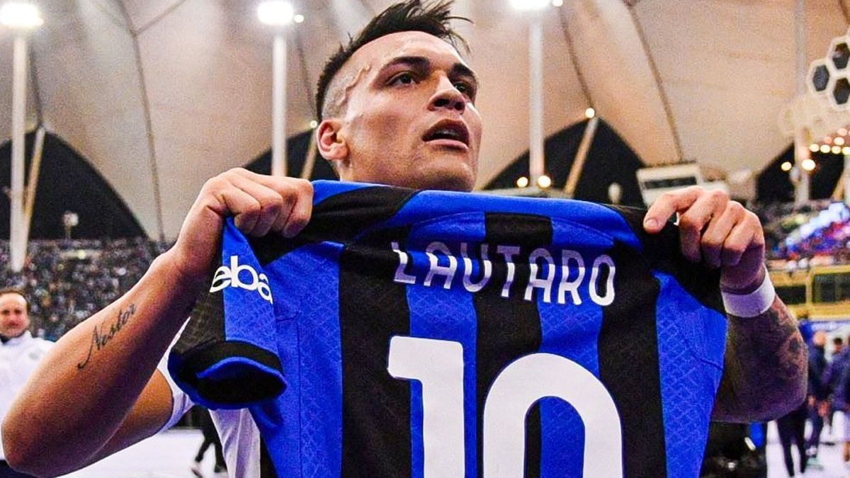 Lautaro Martínez es el campeón de la Supercopa de Italia con el Inter.