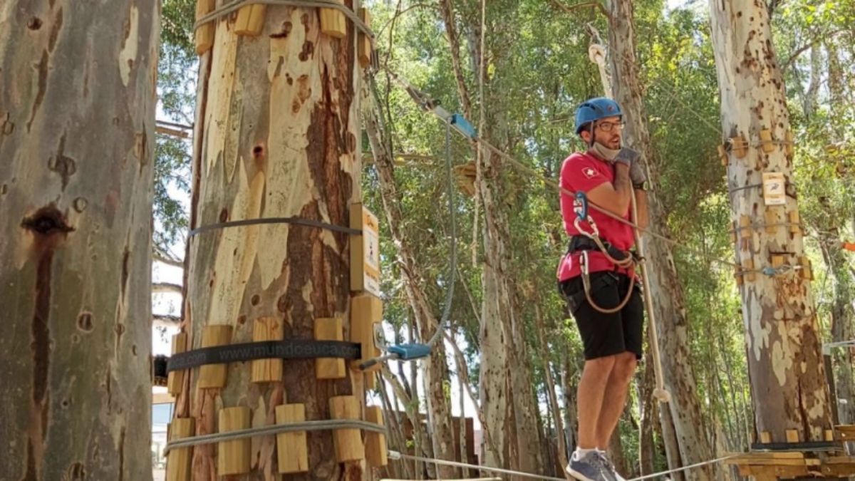 La seguridad es primordial para la practica de esta modalidad de turismo aventura, y se aplican elementos y técnicas del andinismo.