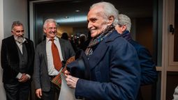 José Carreras, el Cónsul de España Ramón Blecua y autoridades del Hospital Español se reunieron en San Juan. Foto: Consulado General de España en Mendoza