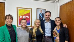El presidente partidario del PRO, Gabriel Pradines presentó al bloque de diputadas que es el único habilitado para usar el sello y emblema del partidio que lidera Mauricio Macri.&nbsp;