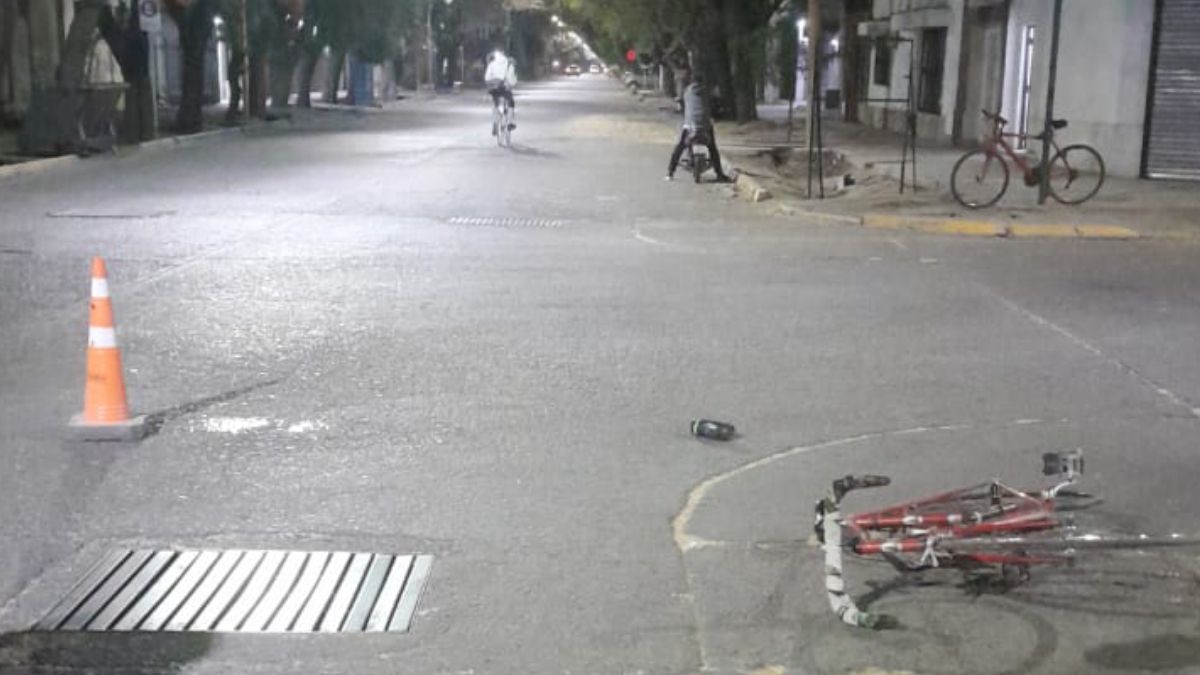 Un hombre de 73 años murió tras caerse de una bicicleta a una alcantarilla en Rivadavia