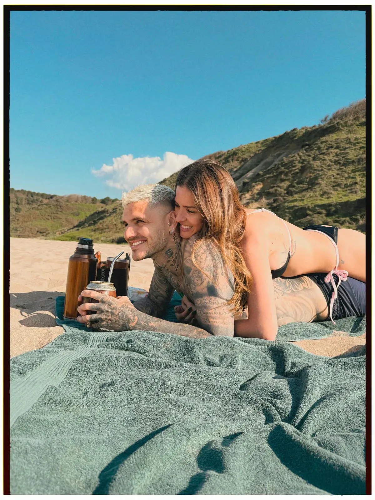 La China Suárez y Mauro Icardi enamorados en las playas turcas. La China Suárez y Mauro Icardi enamorados en las playas turcas.