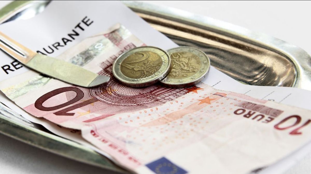 En algunos países de Europa, entre ellos Francia, la propina está incluida en la cuenta final del servicio En algunos países de Europa, entre ellos Francia, la propina está incluida en la cuenta final del servicio