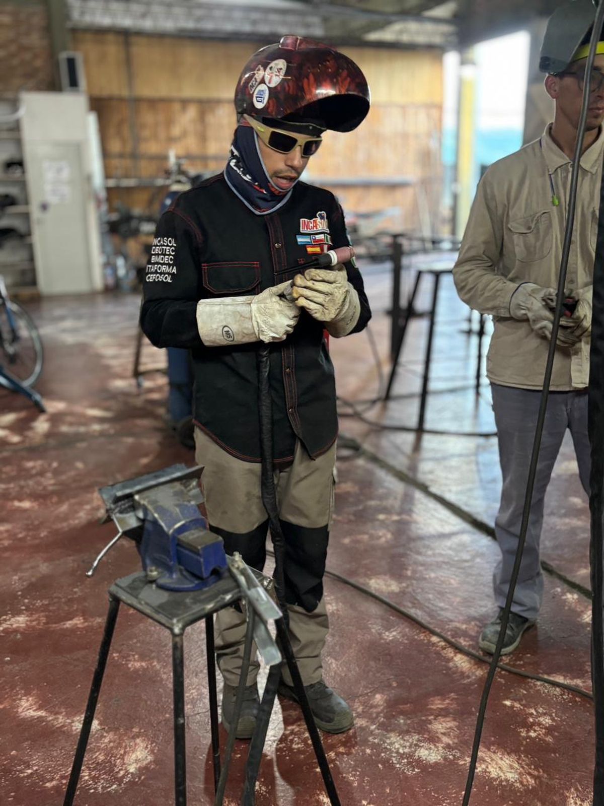 Corvalán se destaca por sus trabajos de soldadura en GTAW de aluminio. Corvalán se destaca por sus trabajos de soldadura en GTAW de aluminio.