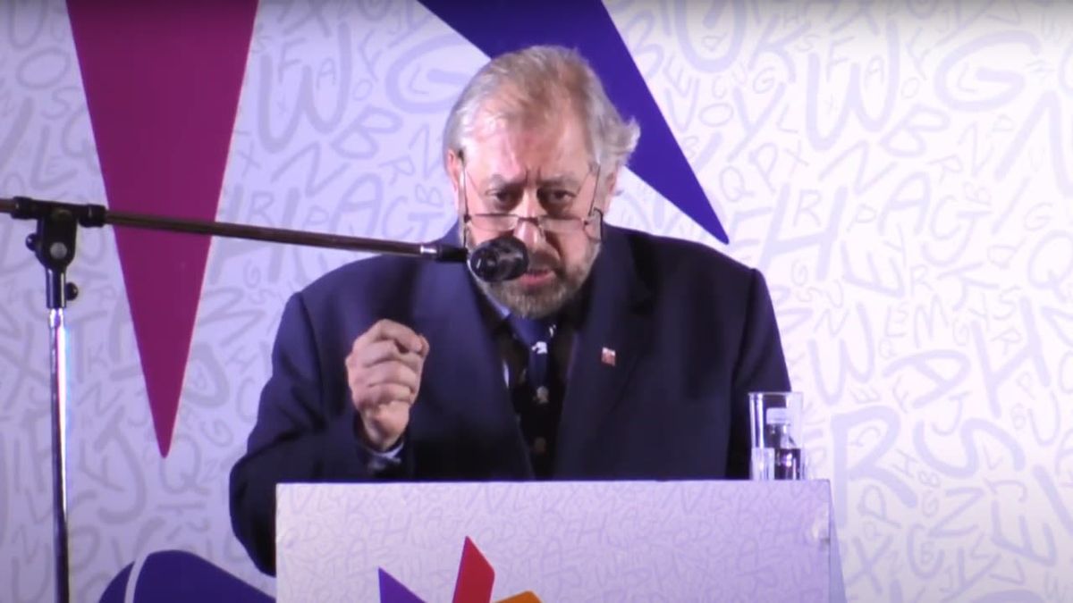 Hace poco Vaccaro estuvo en China hablando de Borges. Hace poco Vaccaro estuvo en China hablando de Borges.