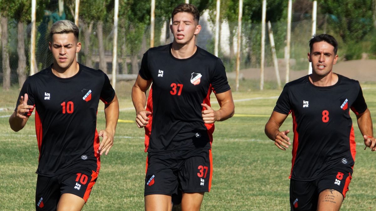 Deportivo Maipú debuta visitando a Chacarita