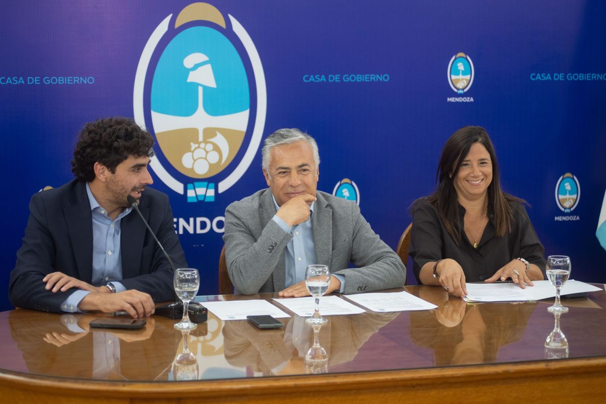 Natalio Mema, Alfredo Cornejo y Marité Badui. Natalio Mema, Alfredo Cornejo y Marité Badui.