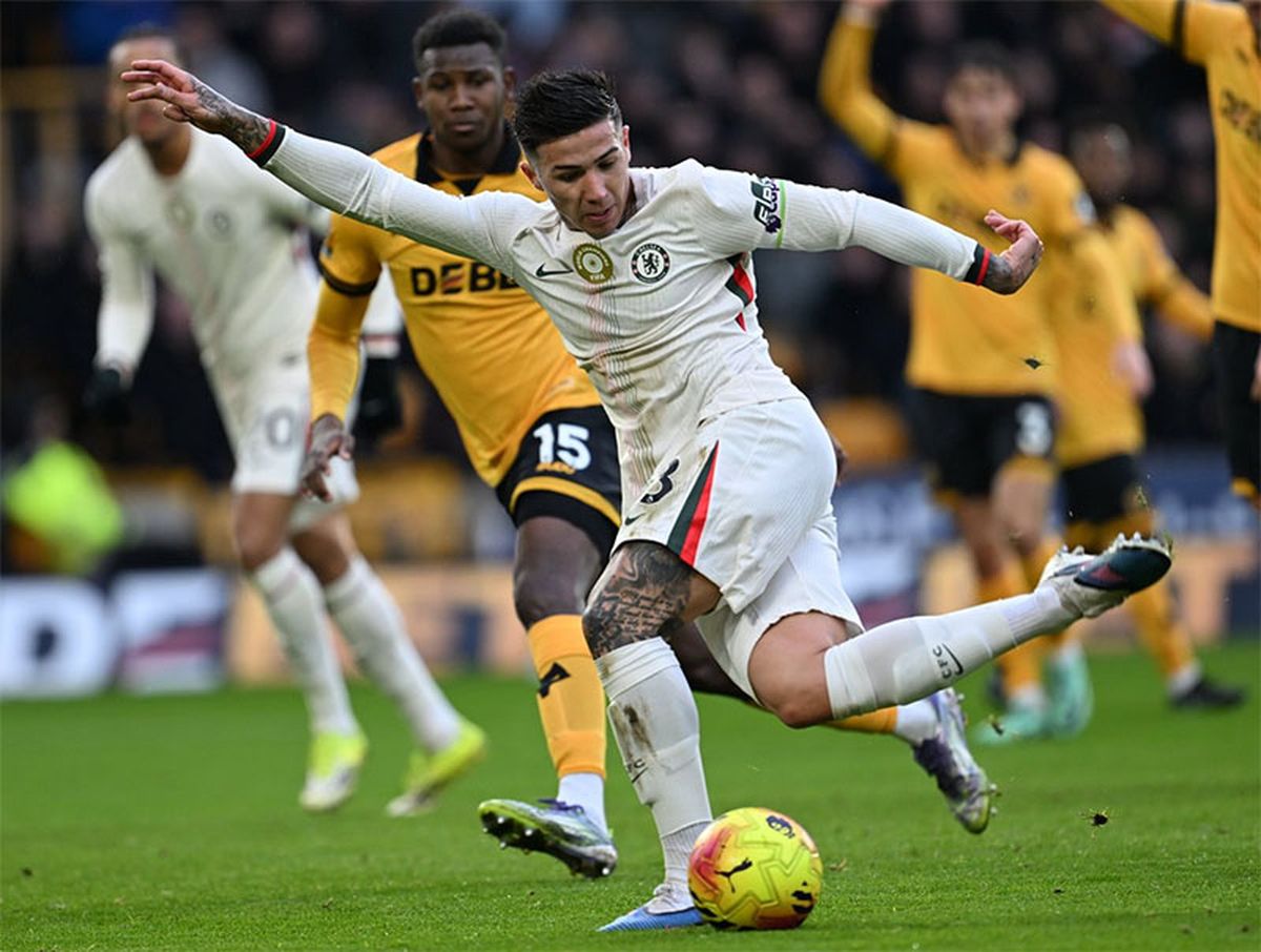 Enzo Fern&aacute;ndez la rompe.