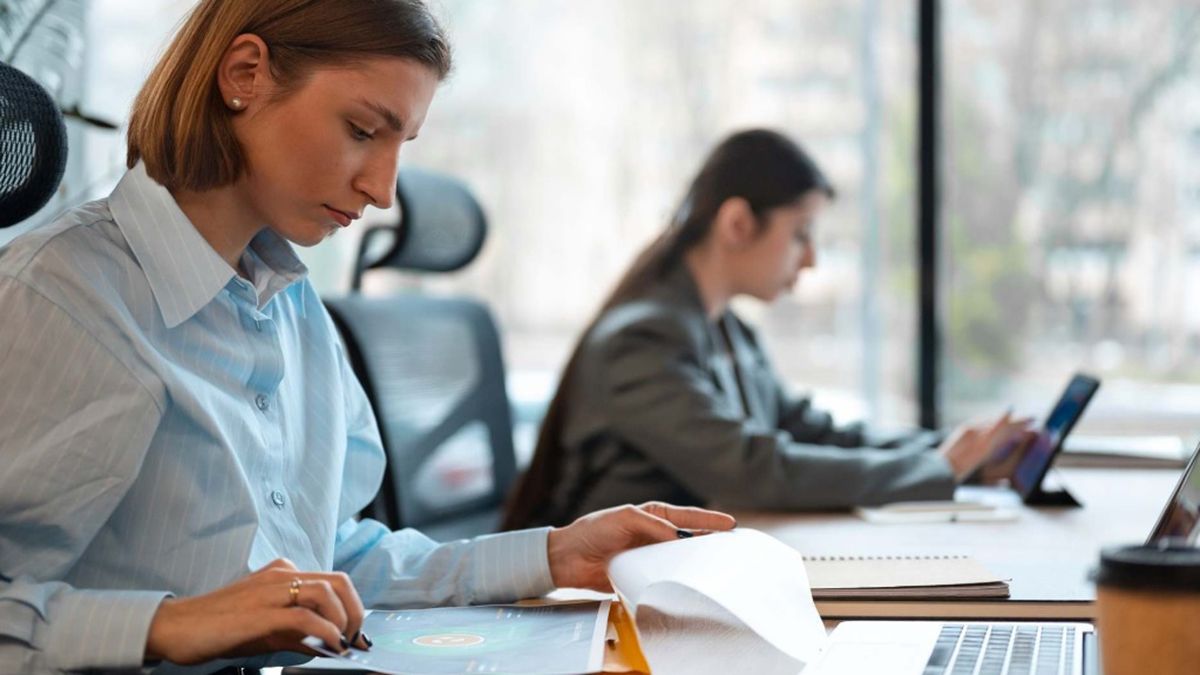 Grecia se convirtió en el primer país de la Unión Europea al ampliar la jornada laboral en el sector privado con pago extra.