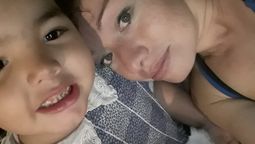 Zoe Albornoz necesitaba la ayuda y solidaridad de todos para poder recuperar los elementos de su audífono coclear que se perdieron dentro de la mochila de Antonella, su mamá, el domingo cuando fu a votar en Godoy Cruz. Un conocido de la familia, a quien le implantaron el mismo dispositivo y les ofreció en préstamo un cargador de baterías, para reactivar el audífono coclear de la niña de cuatro años, y esta pudo volver a escuchar.