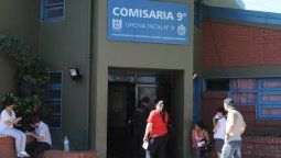 Un joven estaba tomando con sus amigos y lo asesinaron de un puntazo
