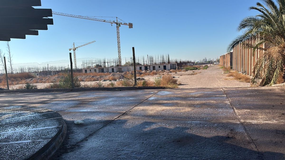 El barrio de Procrear en Guaymallén tiene sólo un 16% de avance de obra y lleva más de un año paralizado. El barrio de Procrear en Guaymallén tiene sólo un 16% de avance de obra y lleva más de un año paralizado.