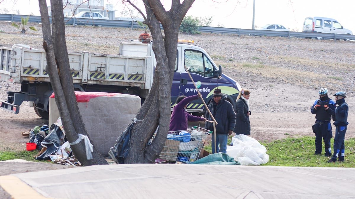 Personas en situación de calle en Mendoza. Personas en situación de calle en Mendoza.
