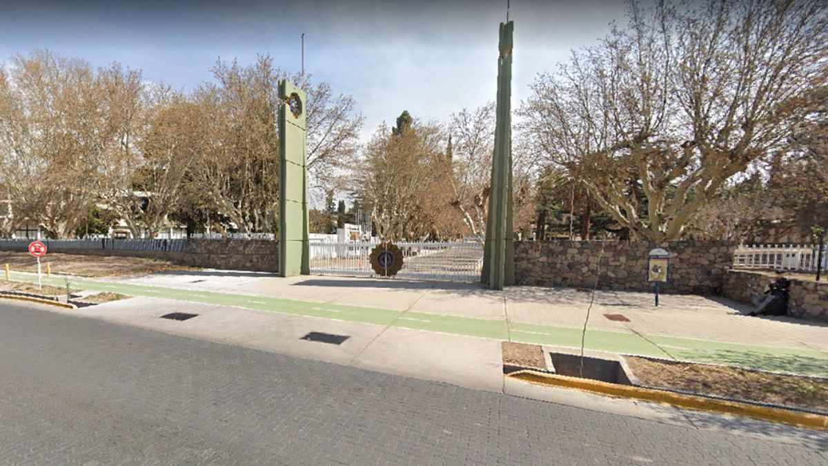 Nuevo reclamo por las clases presenciales en el Liceo Militar