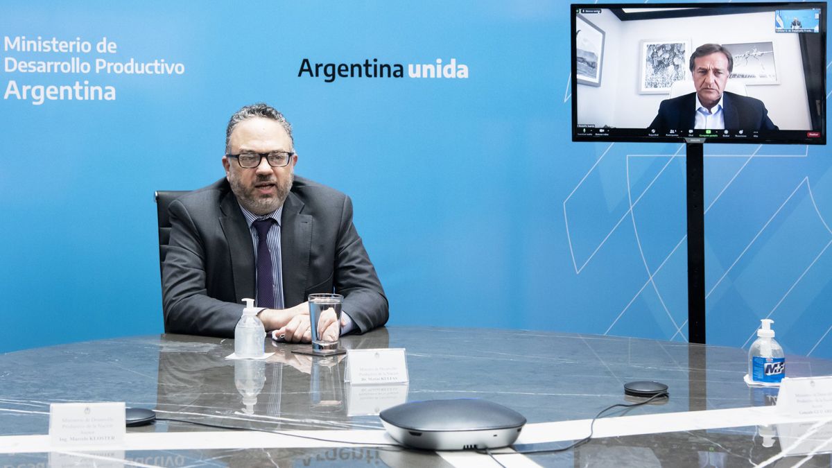 El ministro Matías Kulfas y el gobernador Rodolfo Suarez en el anuncio del acuerdo entre la Nación y Mendoza por IMPSA.