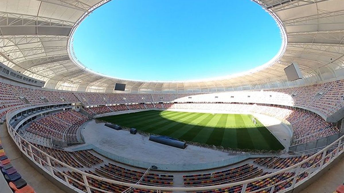 Alberto Fernández inaugurará el estadio, pero no verá la final Racing-River