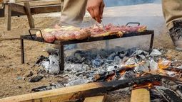 La parrilla ideal de un asado tiene que tener unos 11 centímetros de altura, aproximadamente.