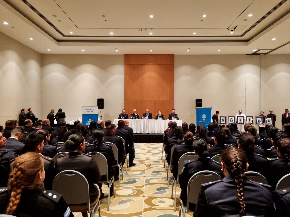 El ministerio de Seguridad organizó un homenaje para agasajar a las mujeres policías en su día. Foto: Twitter