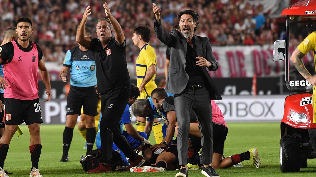 Causaron conmoción las imágenes del jugador chileno Javier Altamirano convulsionando en el piso, luego de un choque con un jugador de Boca Juniors por la 11ª fecha de la Copa Liga, partido que fue suspendido.