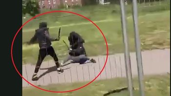 Video: adolescentes se pelean a machetazos en un parque a plena luz del día Video: adolescentes se pelean a machetazos en un parque a plena luz del día
