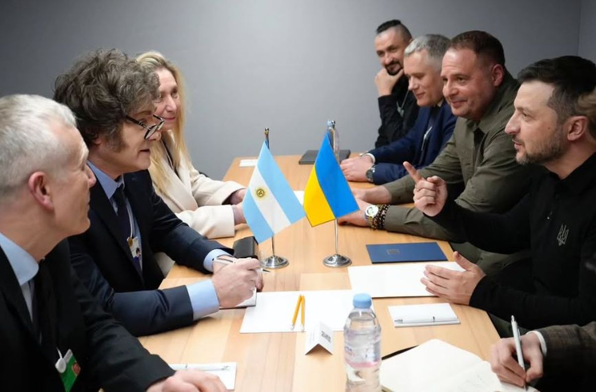 Javier Milei y Volodímir Zelenski se reunieron en Ucrania.