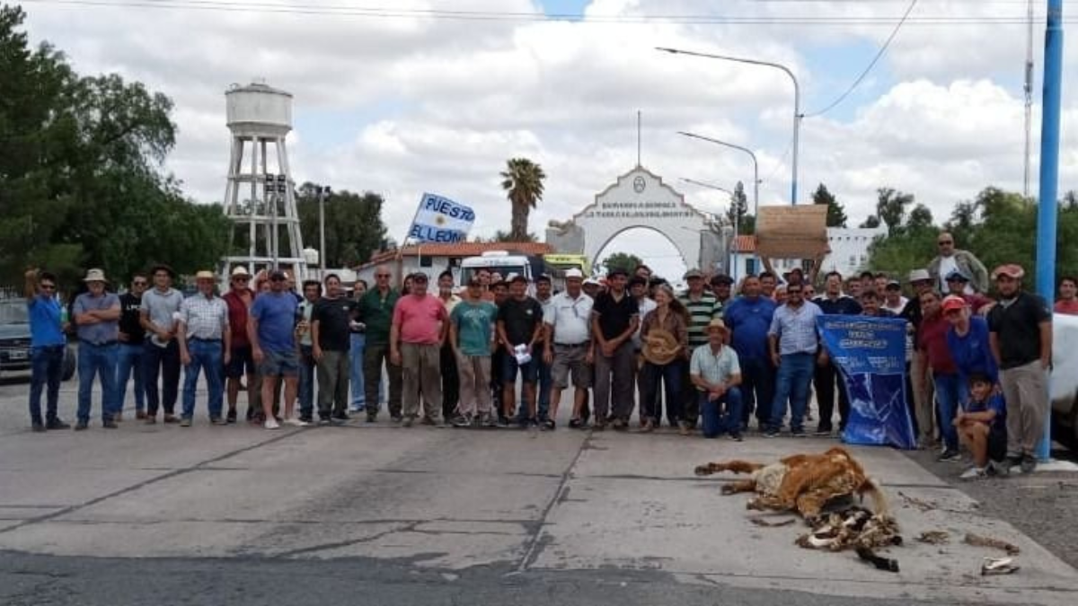 La manifestación de los productores en el Arco Desaguadero. La manifestación de los productores en el Arco Desaguadero.