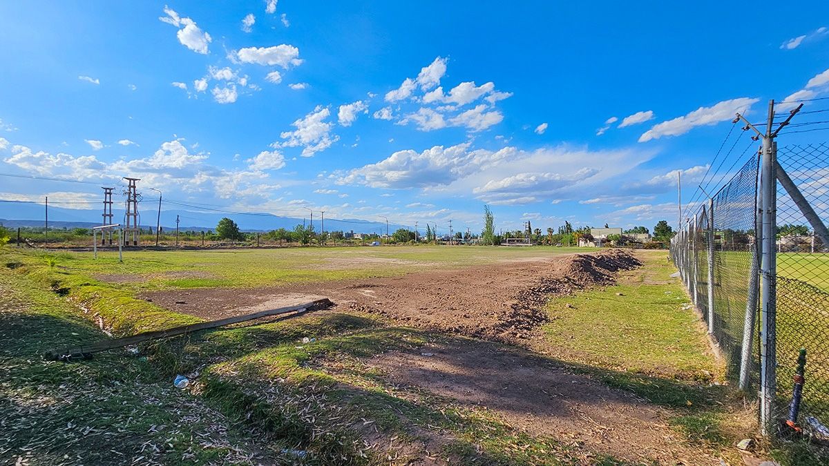 El objetivo a corto plazo es tener 4 canchas en buenas condiciones El objetivo a corto plazo es tener 4 canchas en buenas condiciones