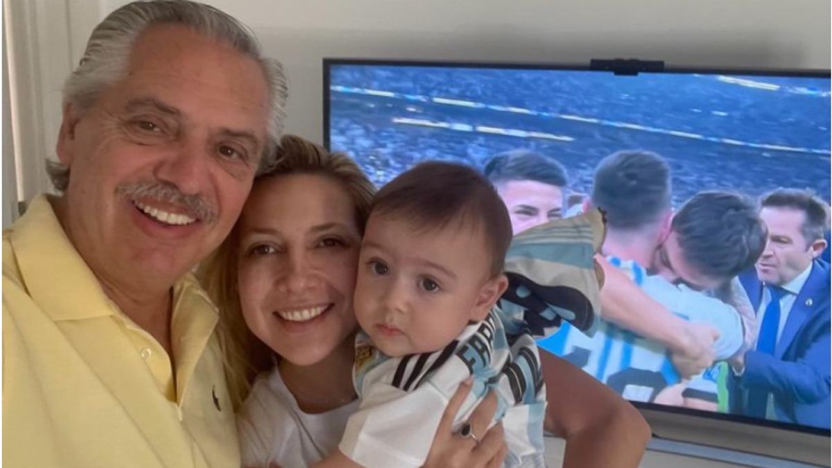 El domingo el Presidente festejó en familia. Este lunes dispuso feriado nacional para el martes por un Decreto de Necesidad y Urgencia