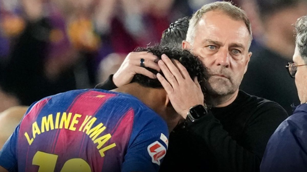 Flick consoló a Yamal al costado del campo de juego. Flick consoló a Yamal al costado del campo de juego.