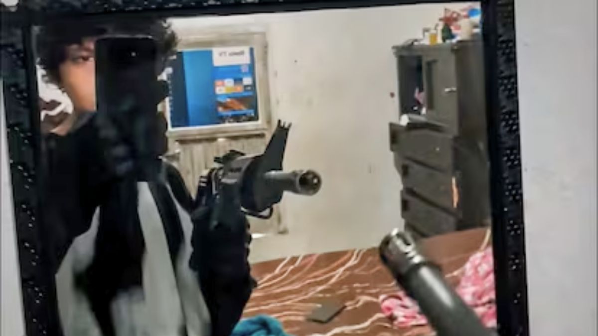 No lo dejaron entrar a la escuela porque llegó tarde y mató a 2 profesoras