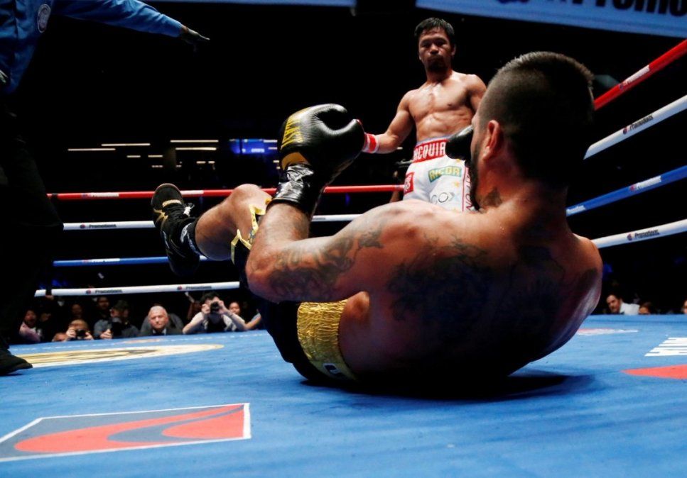 Manny fue mucho para Matthysse y le arrebató el título por nocaut técnico