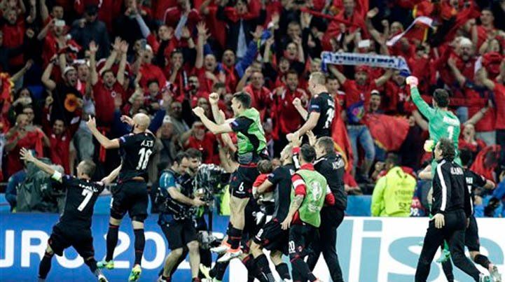 Histórico: Albania derrotó a Rumania y mantiene vivo el sueño