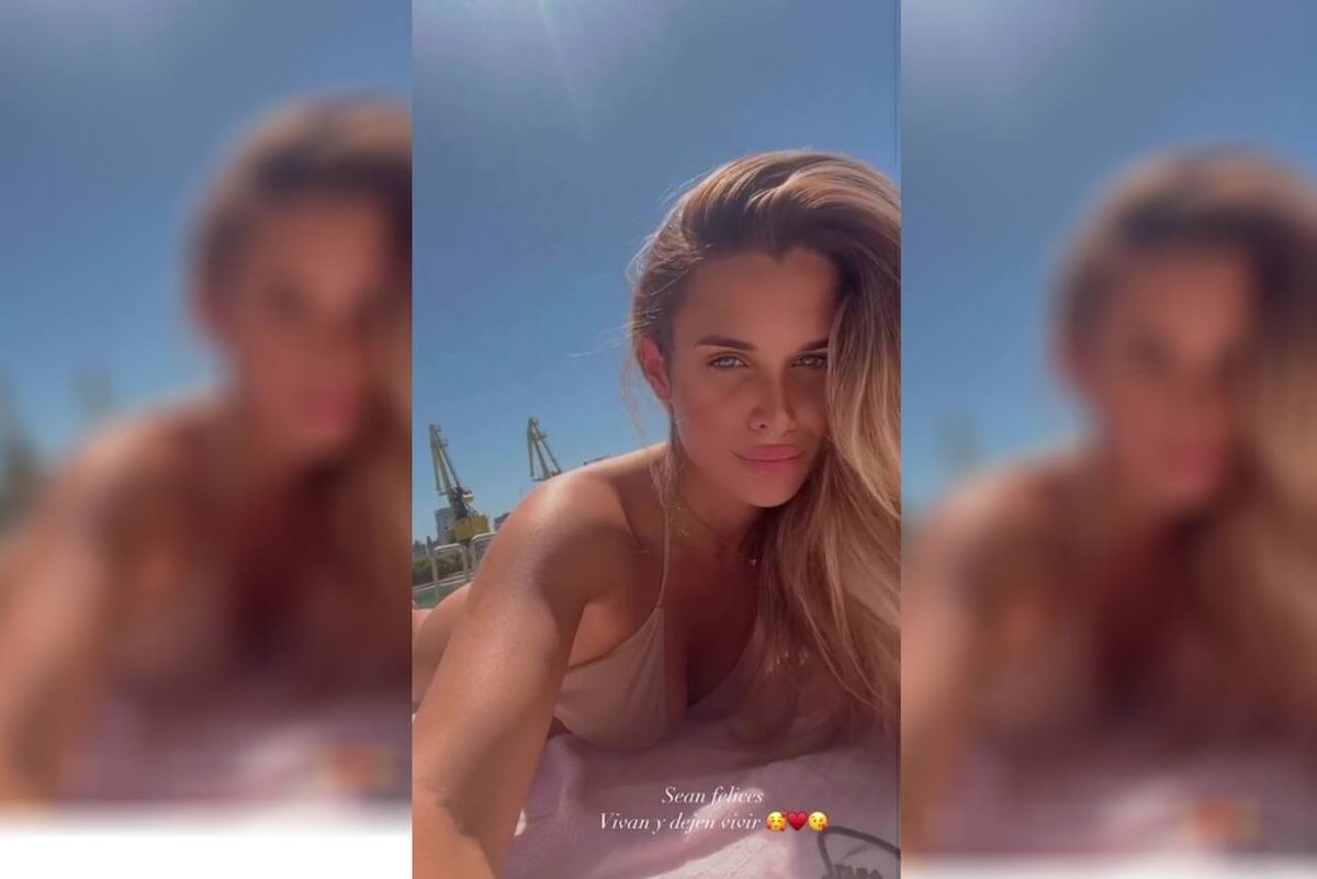 Camila Homs se suma a la microbikini hilo dental bicolor y marca tendencia ultra XS