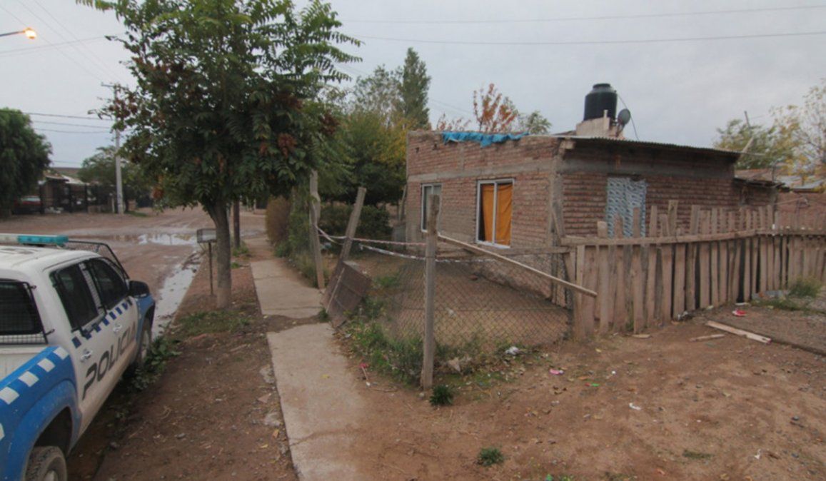 El femicidio de la mujer de 38 años ocurrió en una vivienda del barrio Trahun Hue de Centenario