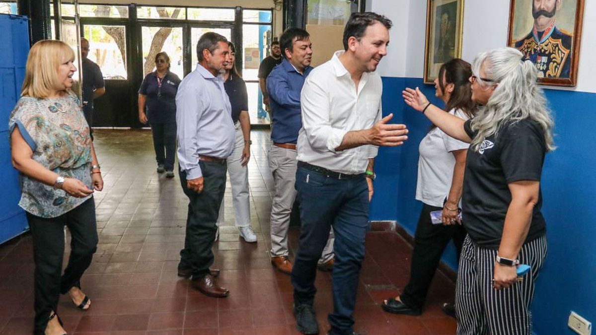 Tadeo García Zalazar supervisó obras de reparaciones en escuelas de Las Heras y Rivadavia