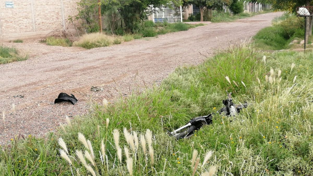 El conductor que atropelló al motociclista abandonó la moto en un descampado