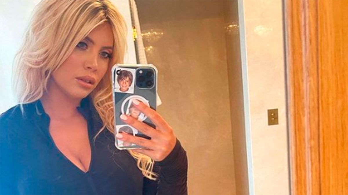 Wanda Nara volvió a meter escotazo y un italiano se sarpó: Che tette  stupende