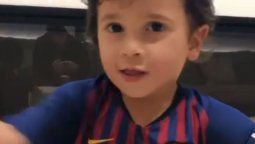 Hijo de crack: Mateo Messi la rompe con la camiseta del Barcelona